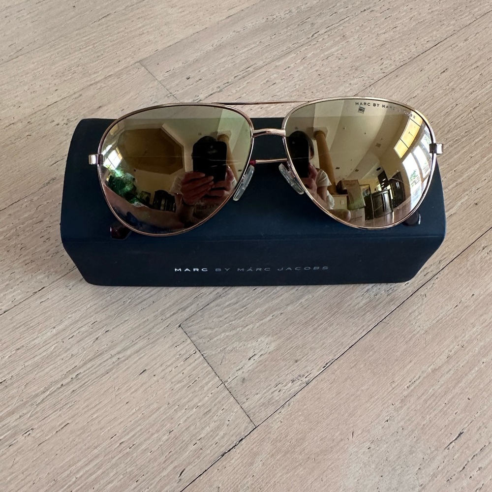 Marc Jacobs sunglasses in original case